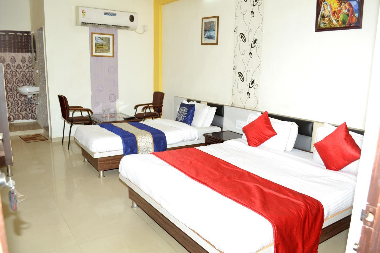 Hotel Neelkanth Residency Gandhinagar Kültér fotó