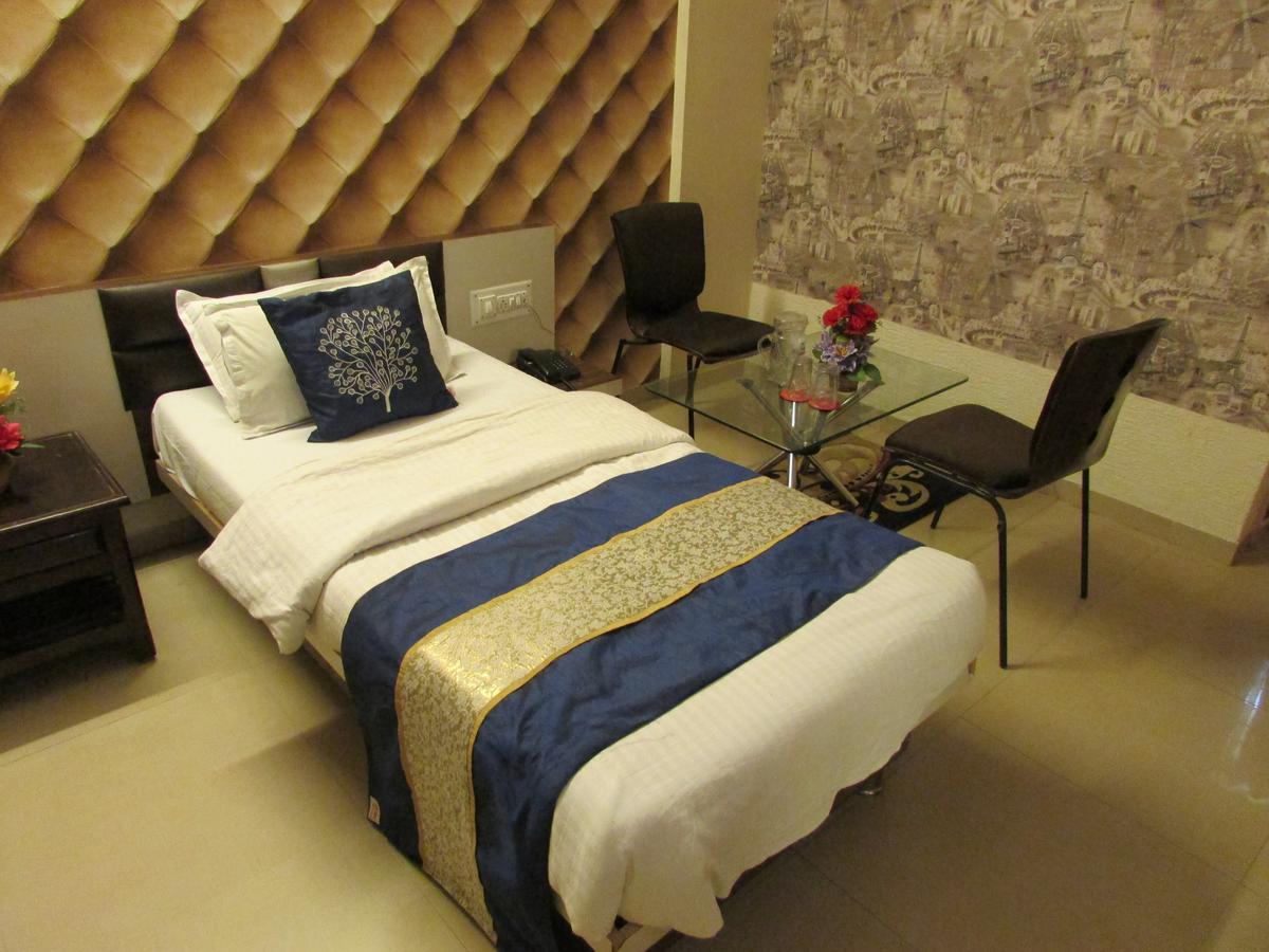 Hotel Neelkanth Residency Gandhinagar Kültér fotó