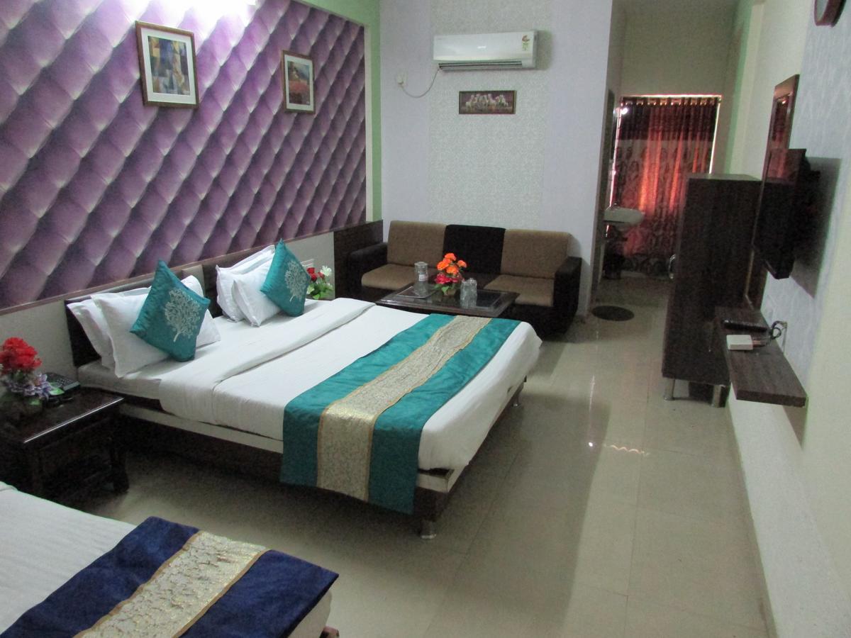 Hotel Neelkanth Residency Gandhinagar Kültér fotó