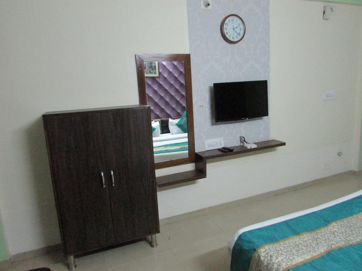 Hotel Neelkanth Residency Gandhinagar Kültér fotó