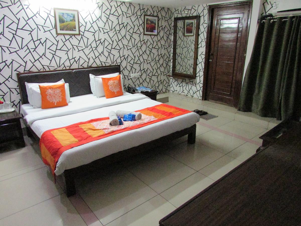 Hotel Neelkanth Residency Gandhinagar Kültér fotó