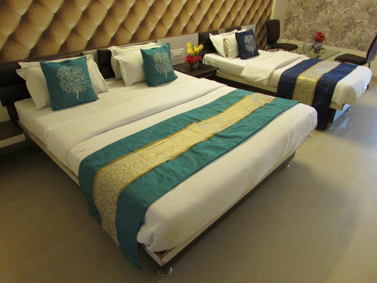 Hotel Neelkanth Residency Gandhinagar Kültér fotó